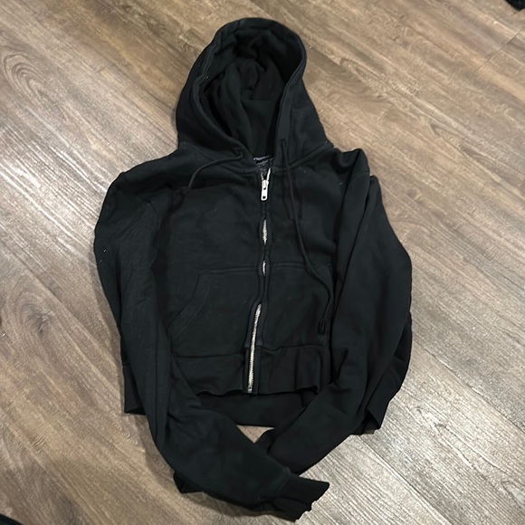 Brandy Melville Jackets & Blazers - Brandy Melville zip up